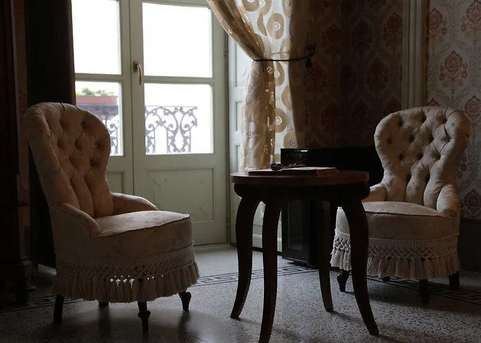 ゲストハウス Residenza D'epoca Regina D'arborea オリスターノ