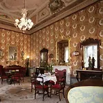 Konukevi Residenza D'epoca Regina D'arborea 4*