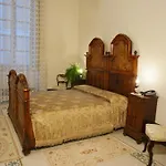 Konukevi Residenza D'epoca Regina D'arborea