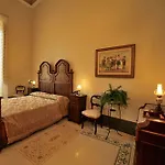 Konukevi Residenza D'epoca Regina D'arborea