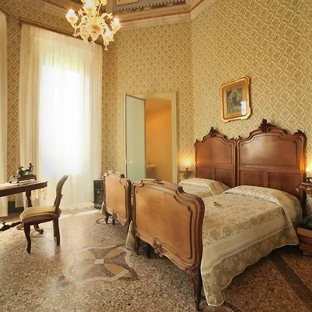 بيت ضيافة Residenza D'epoca Regina D'arborea 4*