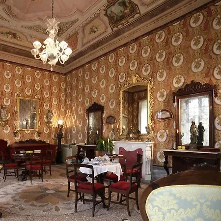 بيت ضيافة Residenza D'epoca Regina D'arborea 4*