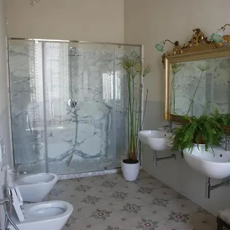 Residenza D'Epoca Regina D'Arborea Guest house