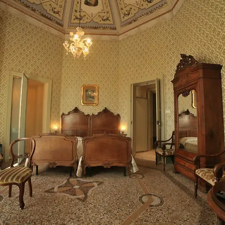 Guest house Residenza D'Epoca Regina D'Arborea