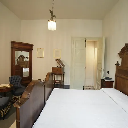 Guest house Residenza D'Epoca Regina D'Arborea 3*